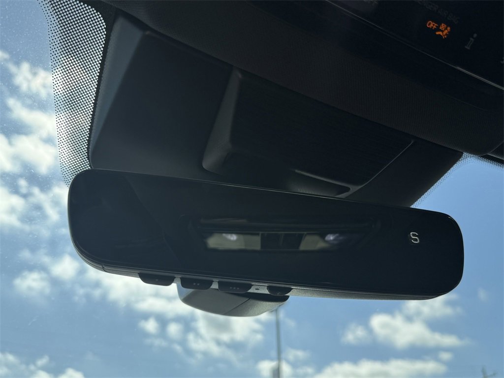 New 2026 Volkswagen Tiguan SE R-Line image 22