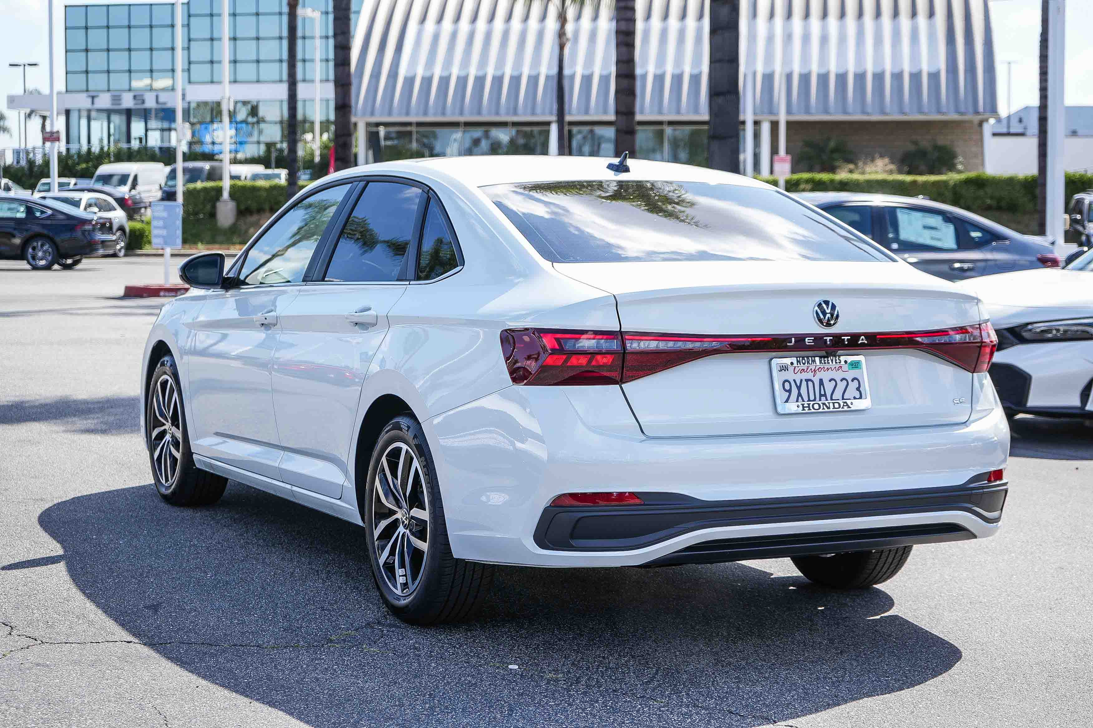 Used 2026 Volkswagen Jetta SE FWD image 9