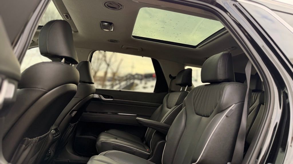 Used 2023 Hyundai Palisade Limited w/ Cargo Package image 21