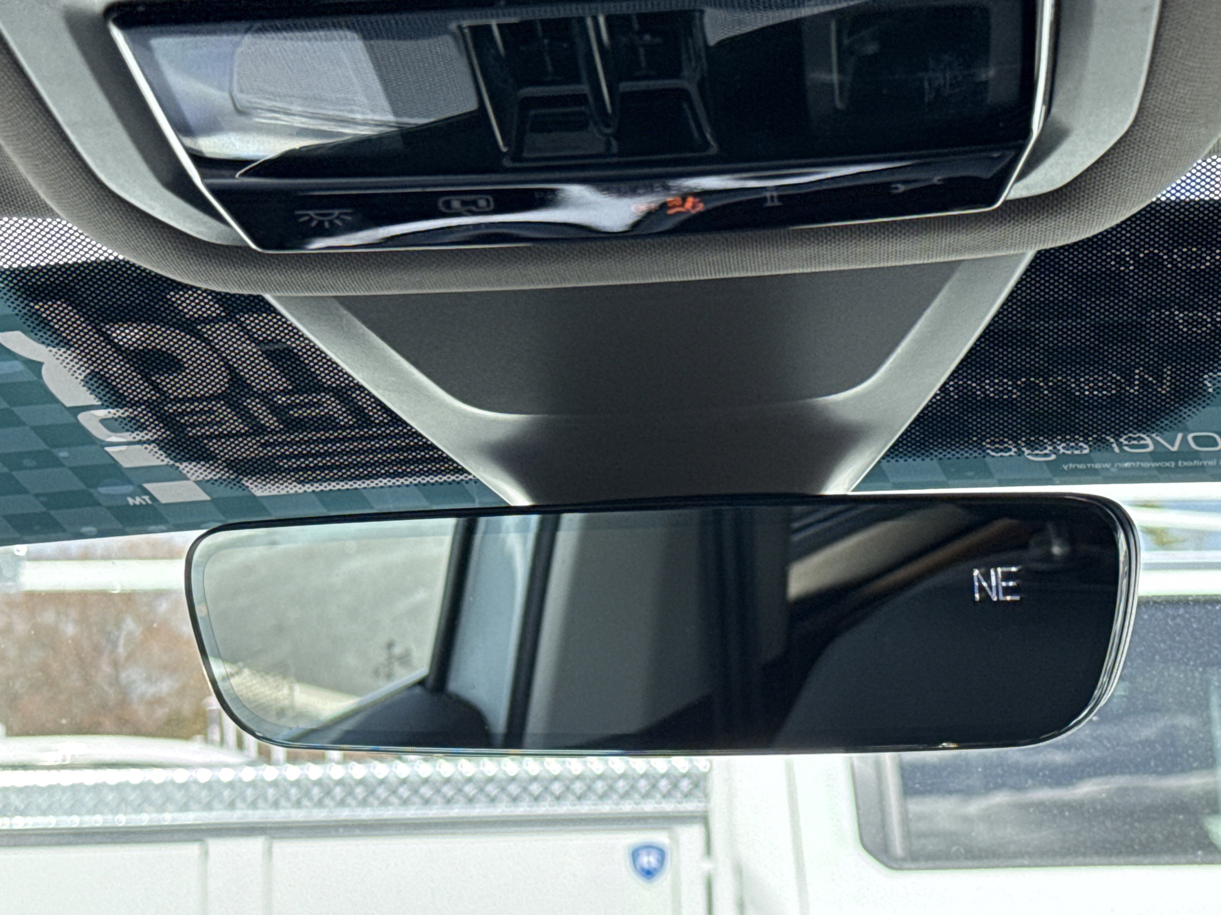 Used 2025 Volkswagen Atlas SE image 26