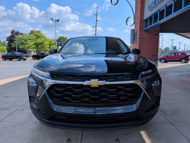 Used 2024 Chevrolet Trax LS w/ LS Convenience Package FWD image 9