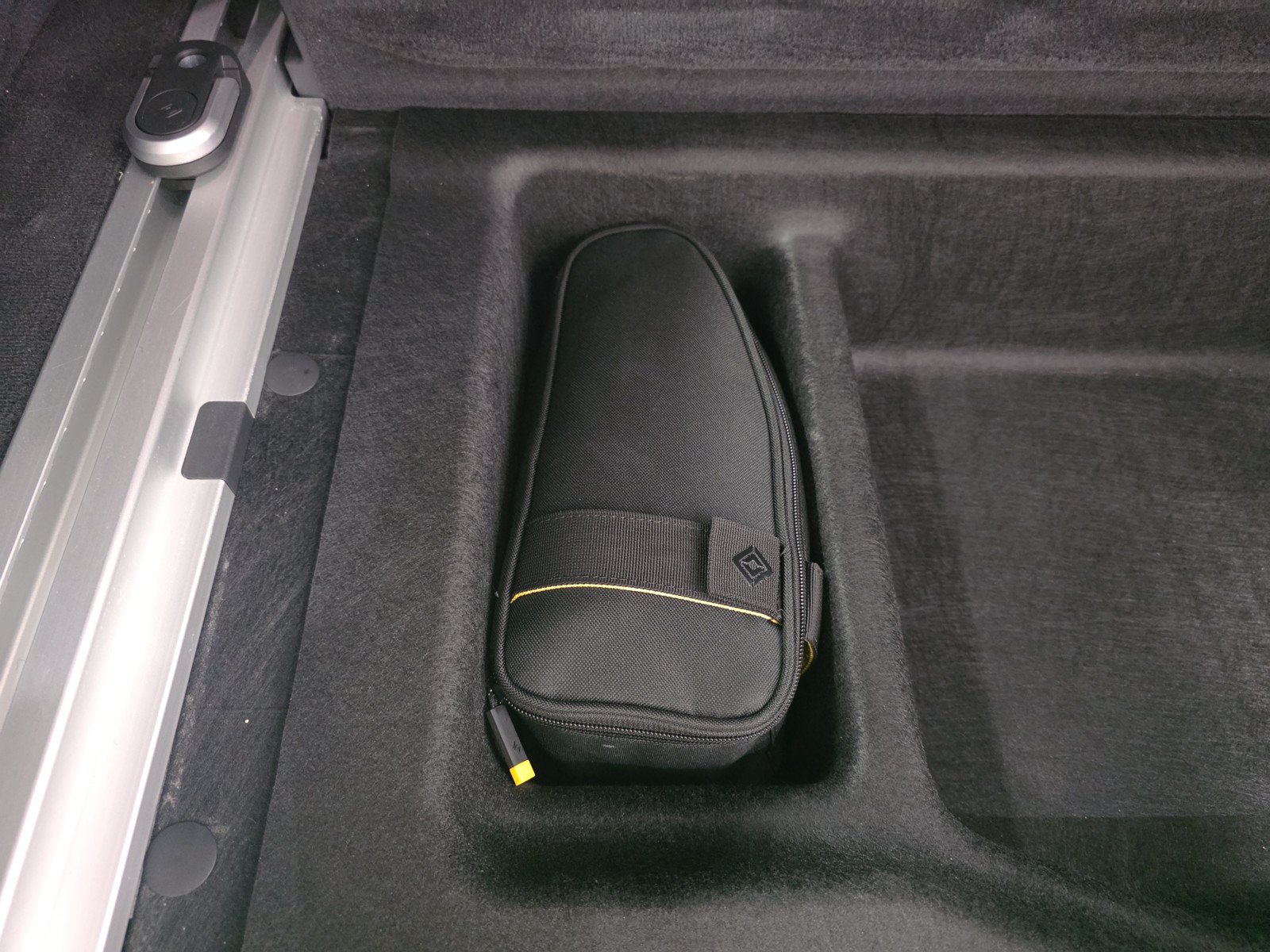 Used 2024 Rivian R1S Adventure AWD/4WD image 34