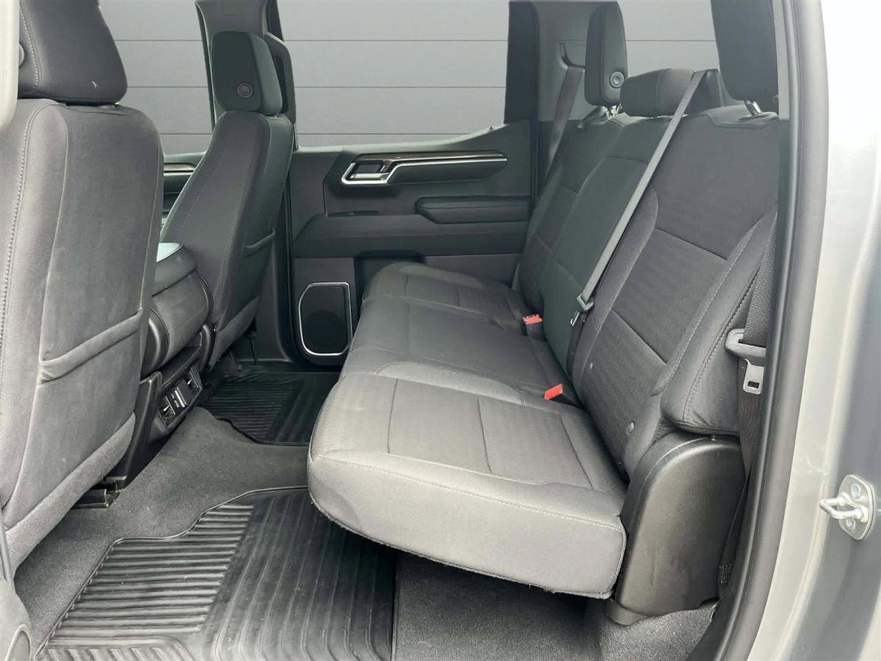 Used 2025 Chevrolet Silverado 1500 LT RWD image 17