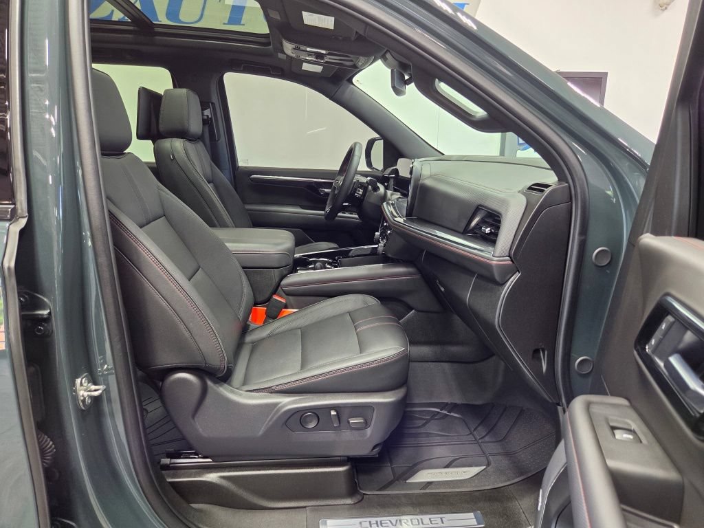 Used 2025 Chevrolet Tahoe RST w/ RST Capability Package AWD/4WD image 17
