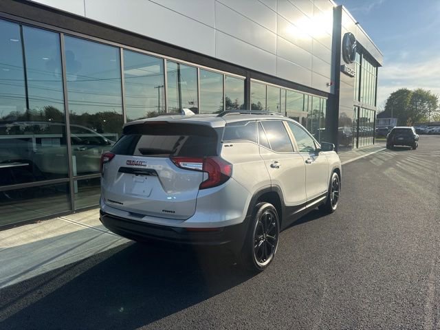 Used 2022 GMC Terrain SLE w/ Driver Convenience Package AWD/4WD image 3