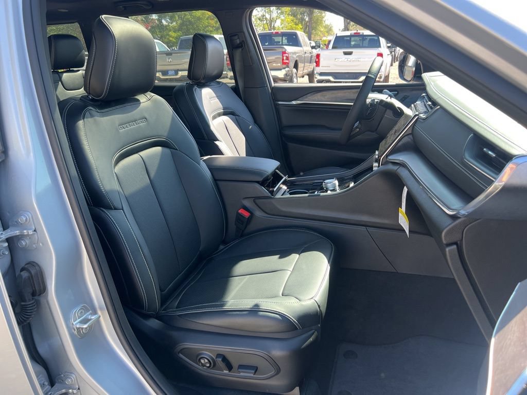 New 2024 Jeep Grand Cherokee Overland AWD/4WD image 22