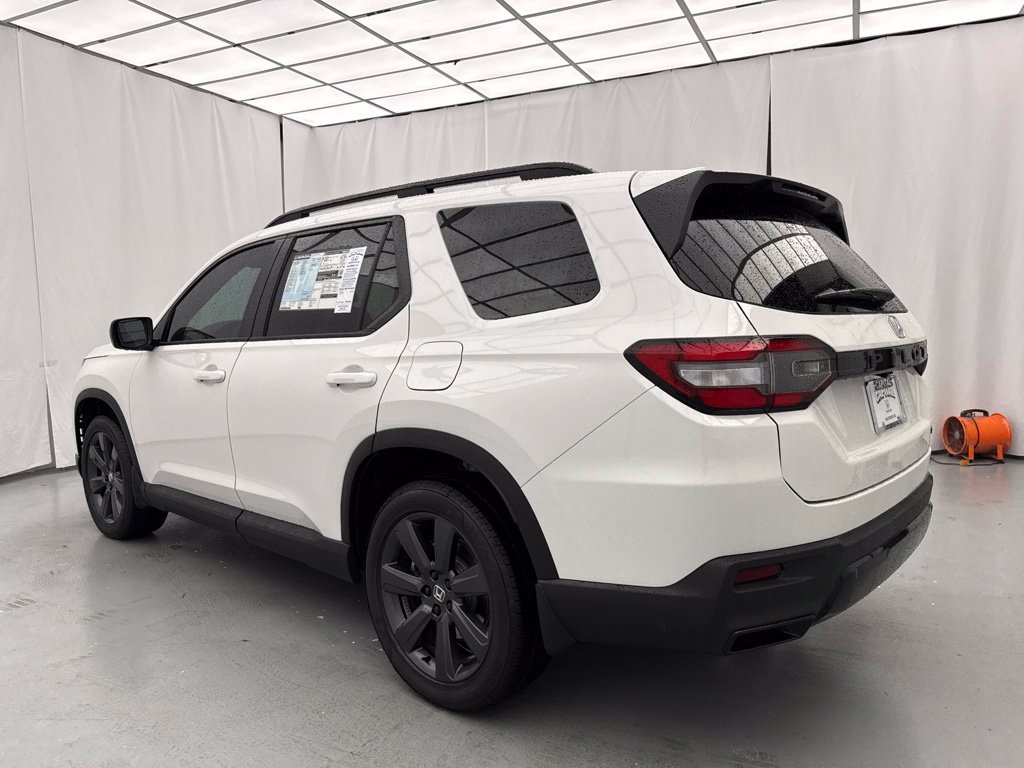 New 2026 Honda Pilot Sport image 5