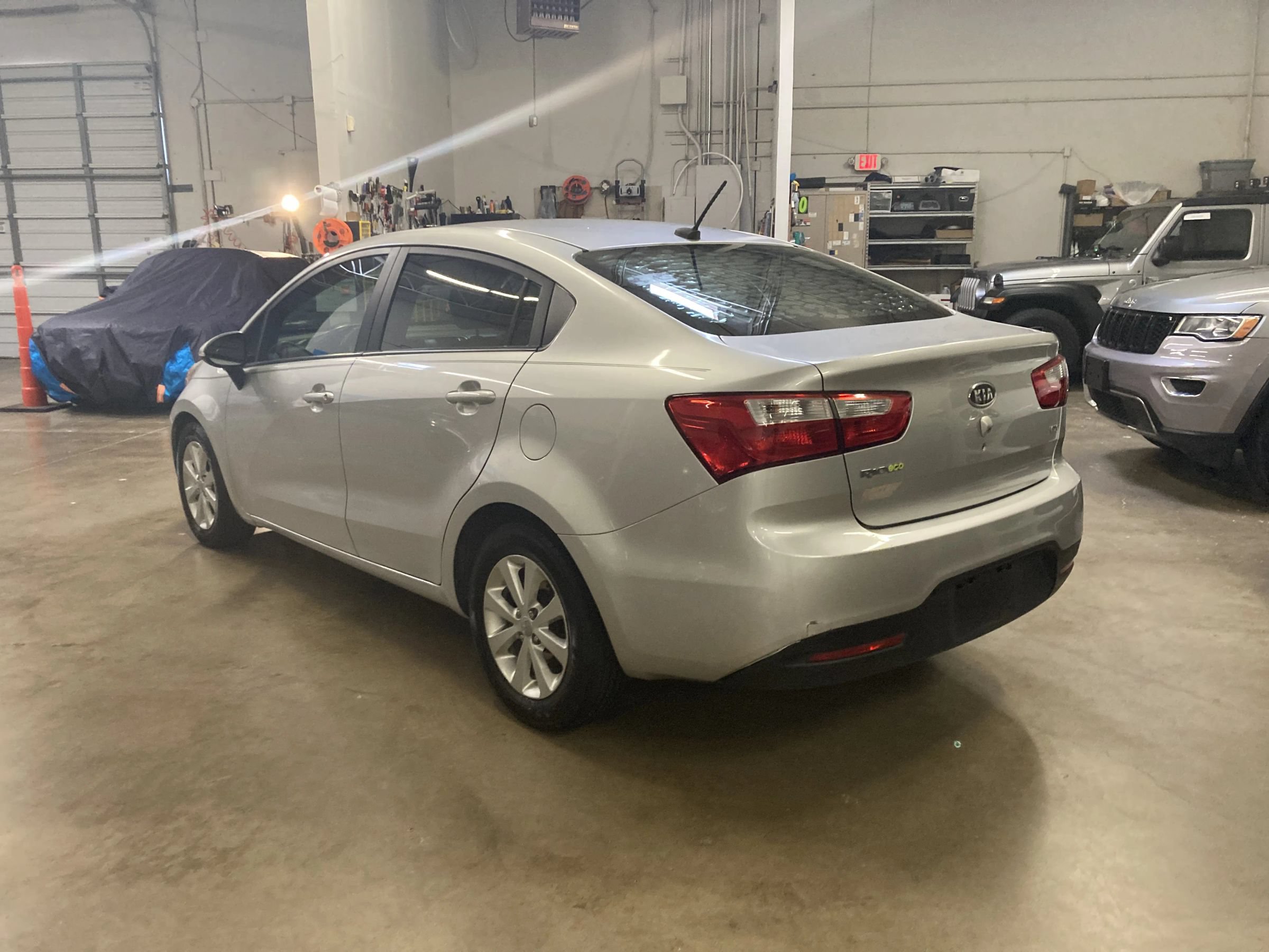 Used 2013 Kia Rio EX w/ Convenience Pkg FWD image 4