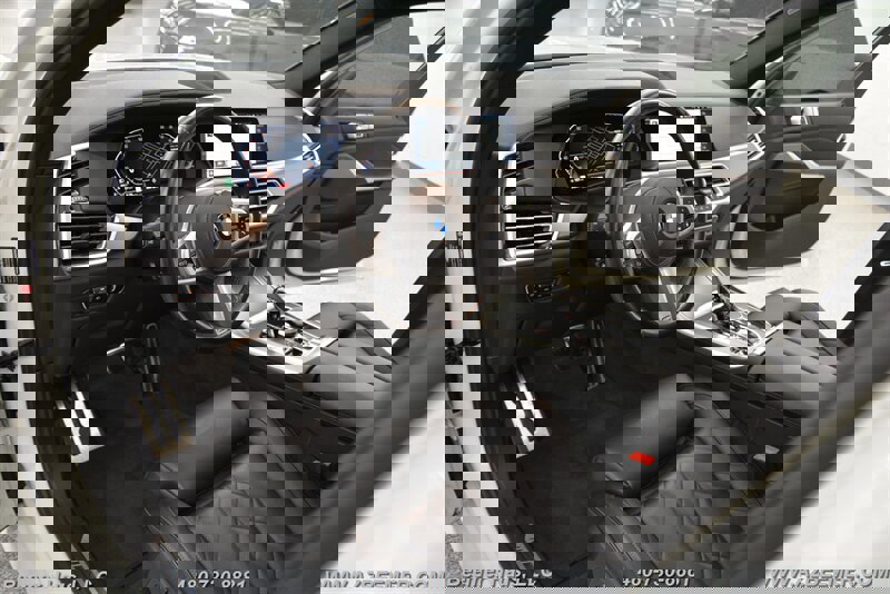 Used 2023 BMW X5 sDrive40i w/ M Sport Package image 12