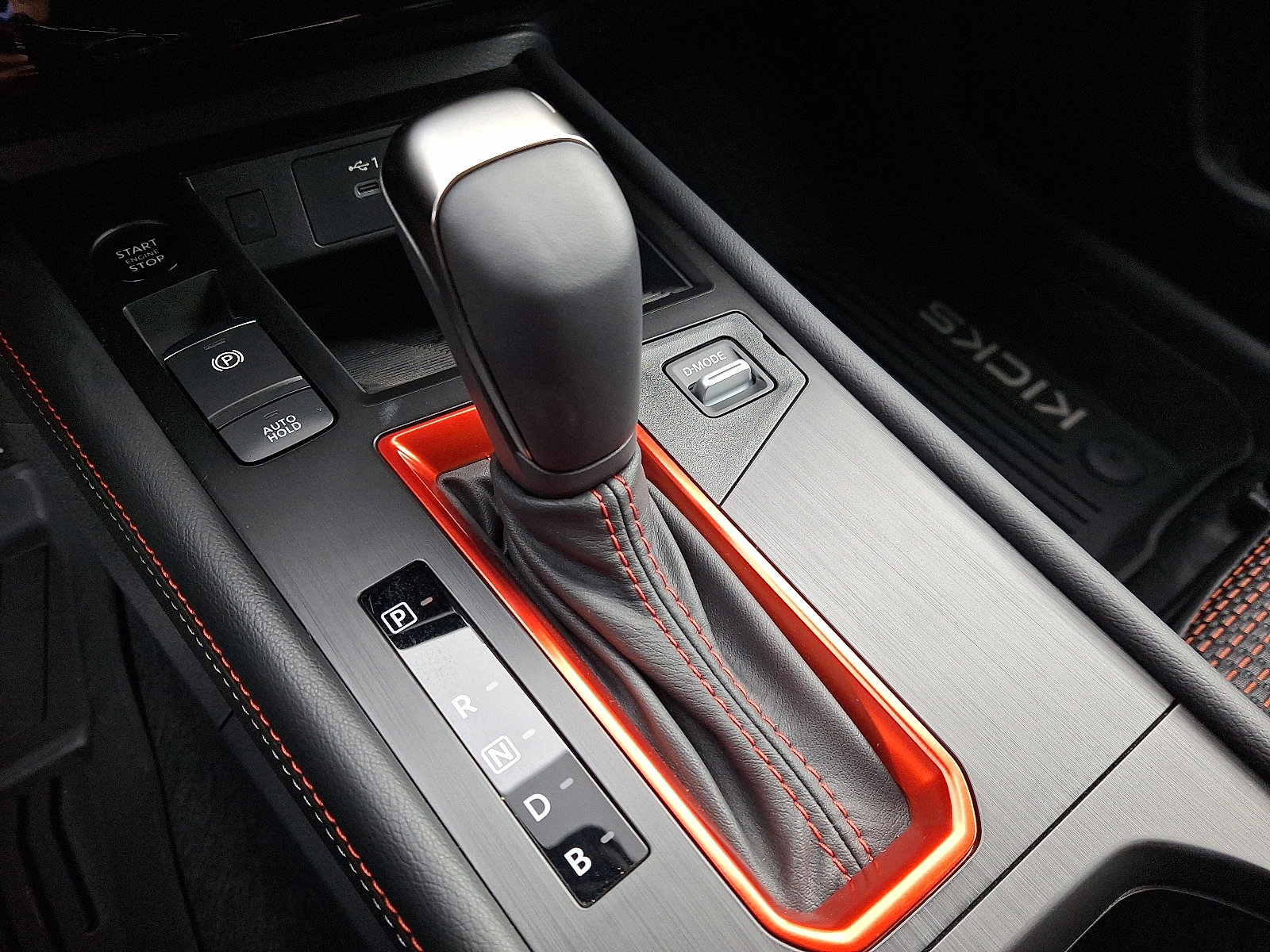 New 2026 Nissan Kicks SR w/ Cold Weather Package image 7