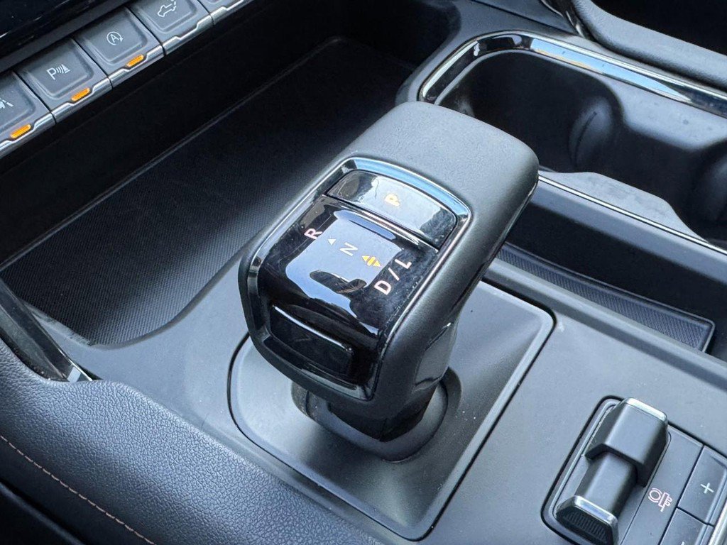 Used 2025 GMC Sierra 1500 AT4 w/ AT4 Premium Package image 20