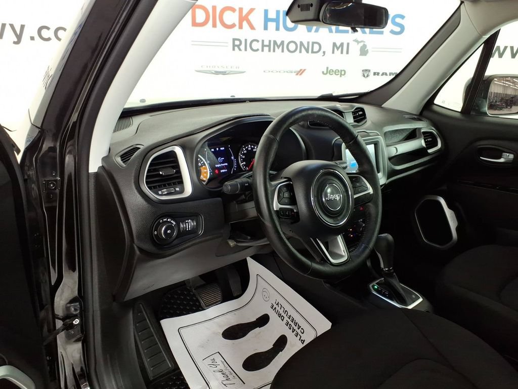 Used 2020 Jeep Renegade Latitude w/ Cold Weather Group AWD/4WD image 12