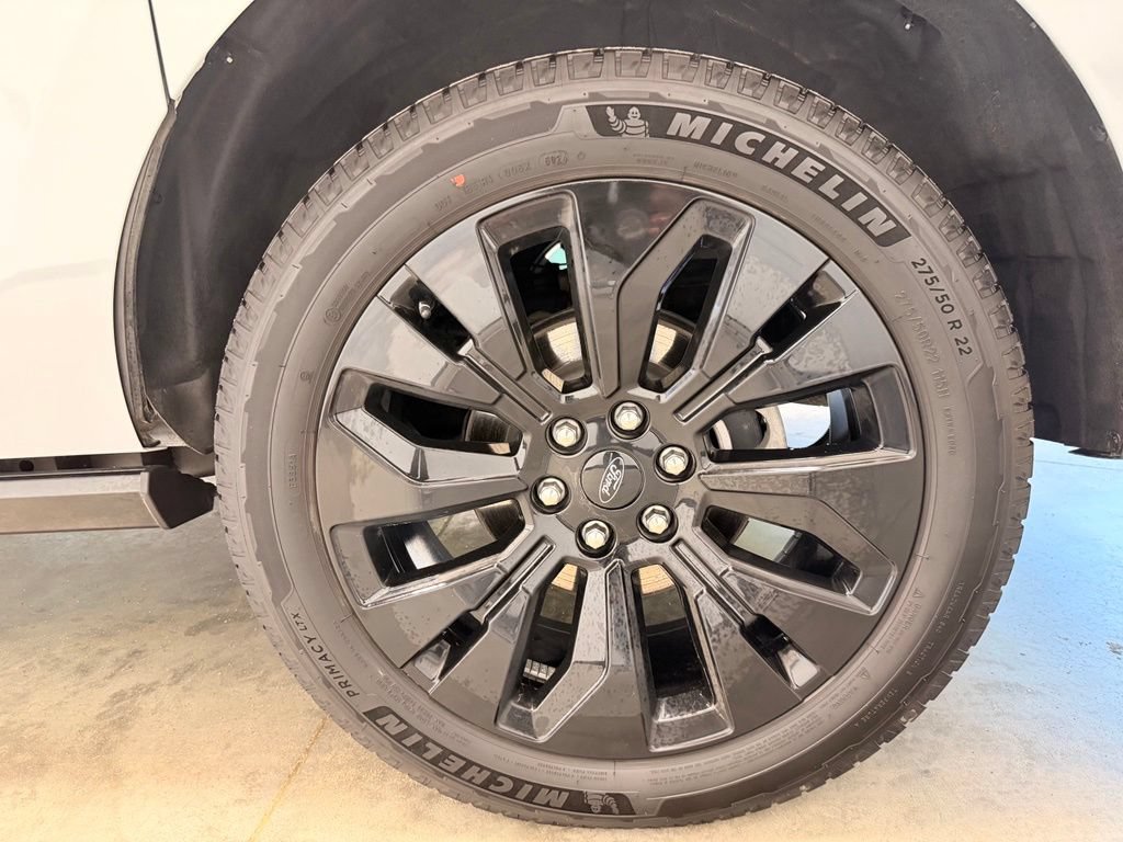 Used 2025 Ford Expedition Max Platinum w/ Stealth Appearance Package AWD/4WD image 19