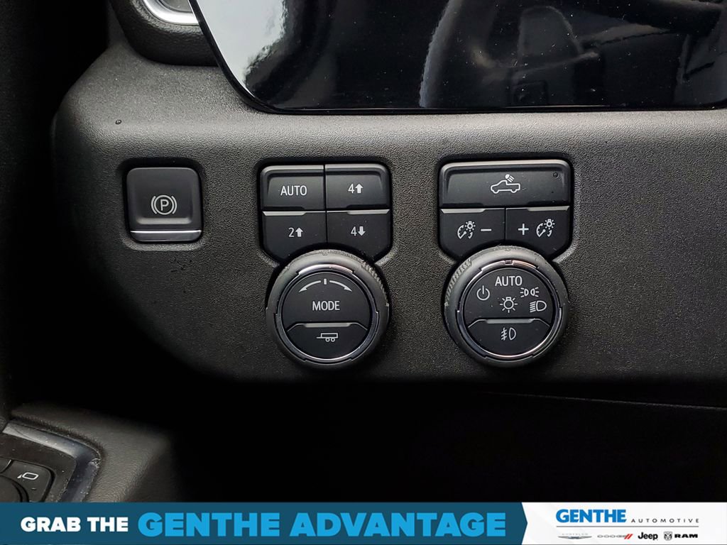 Used 2024 Chevrolet Silverado 1500 RST w/ Z71 Off-Road Package image 14