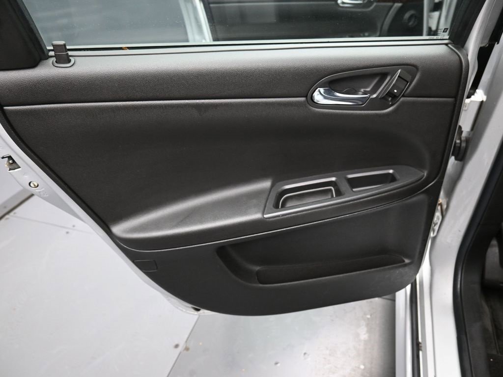 Used 2013 Chevrolet Impala LT w/ LT Sunroof Package image 30