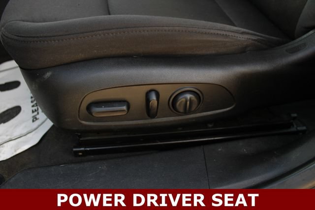 Used 2016 Chevrolet Malibu LT FWD image 3