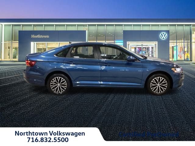 Used 2019 Volkswagen Jetta SE image 2