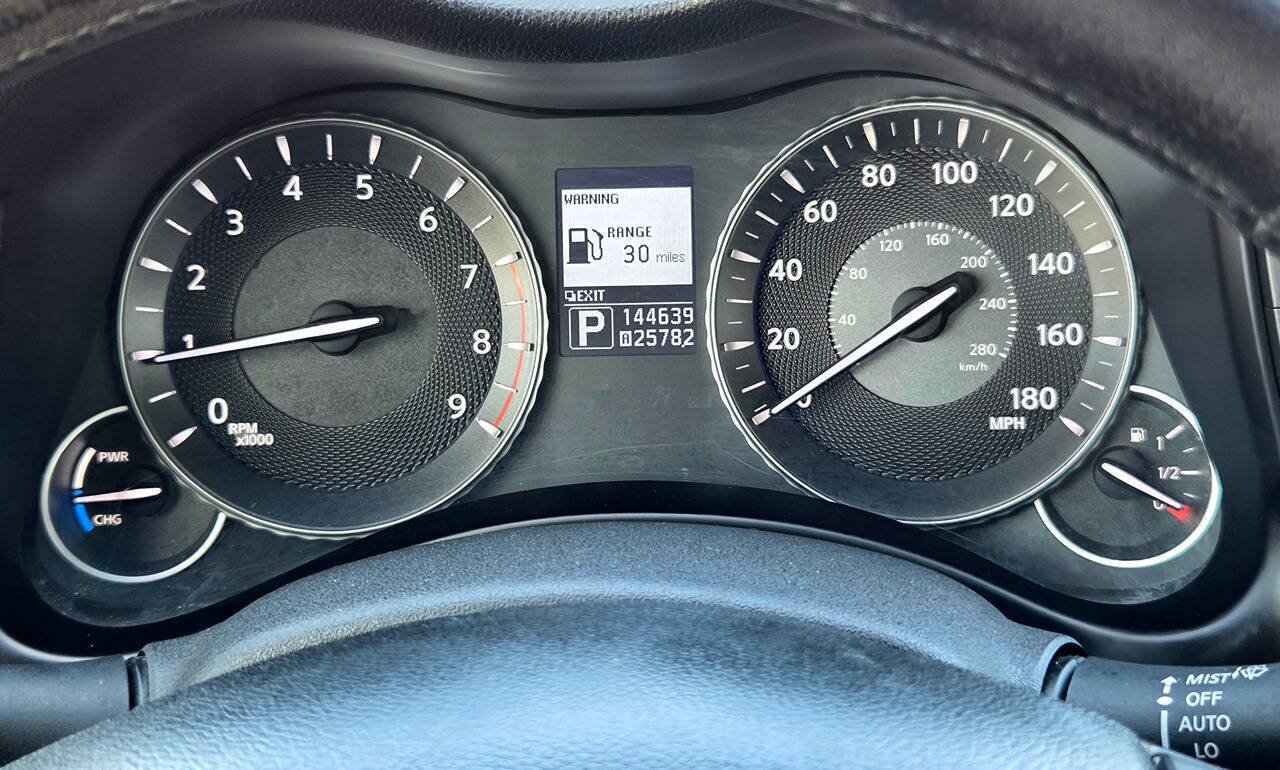 Used 2012 INFINITI M35 w/ Premium Pkg RWD image 10