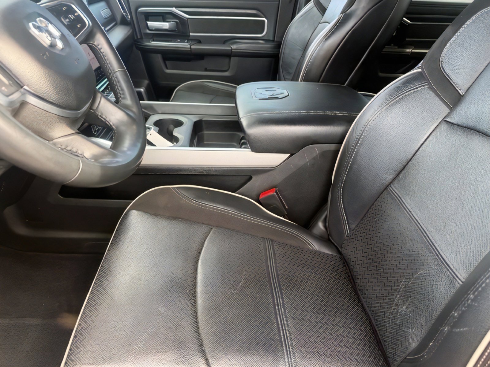 Used 2024 RAM 2500 Laramie w/ Sport Appearance Package image 18