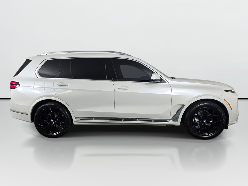 Used 2024 BMW X7 xDrive40i w/ Premium Package AWD/4WD image 6