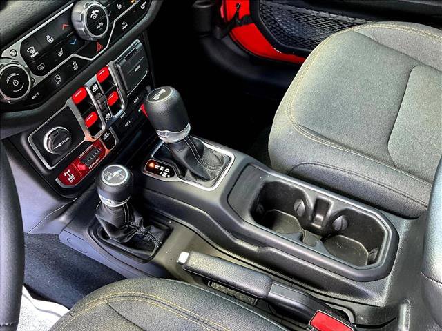 Used 2024 Jeep Wrangler Willys AWD/4WD image 15