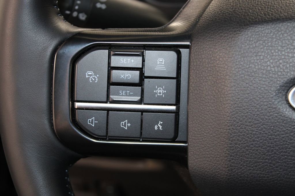 Used 2025 Ford F350 Platinum image 39