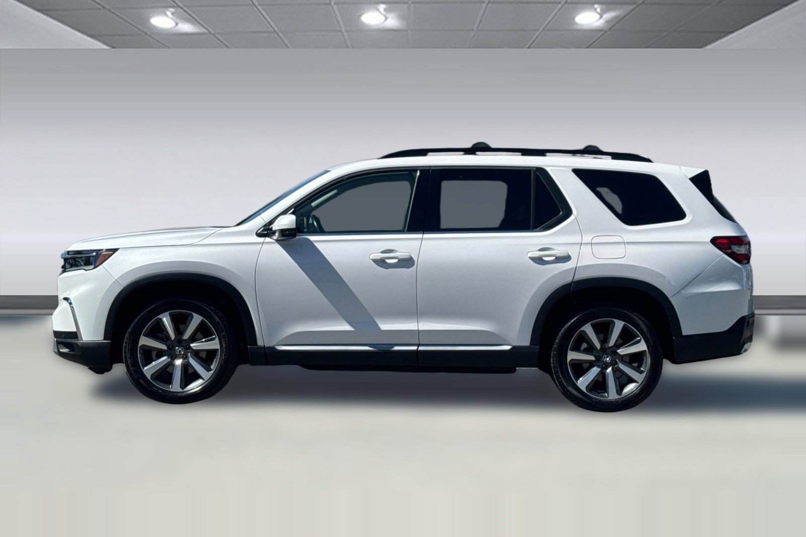 Used 2023 Honda Pilot Touring image 7