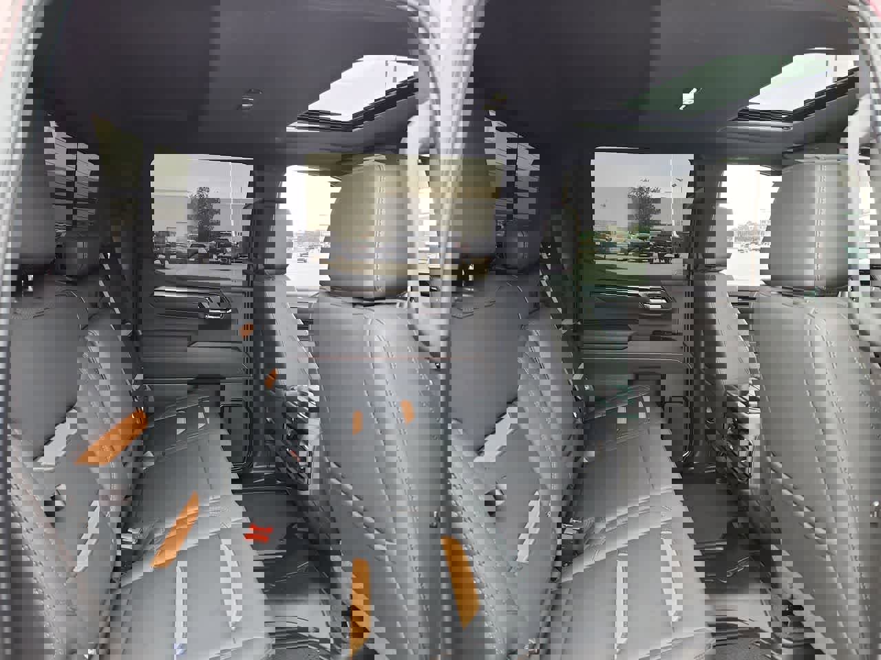 Used 2025 GMC Sierra 1500 AT4 w/ AT4 Premium Package image 17