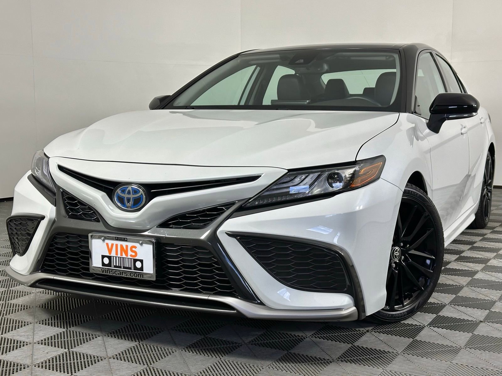 Used 2022 Toyota Camry XSE image 35