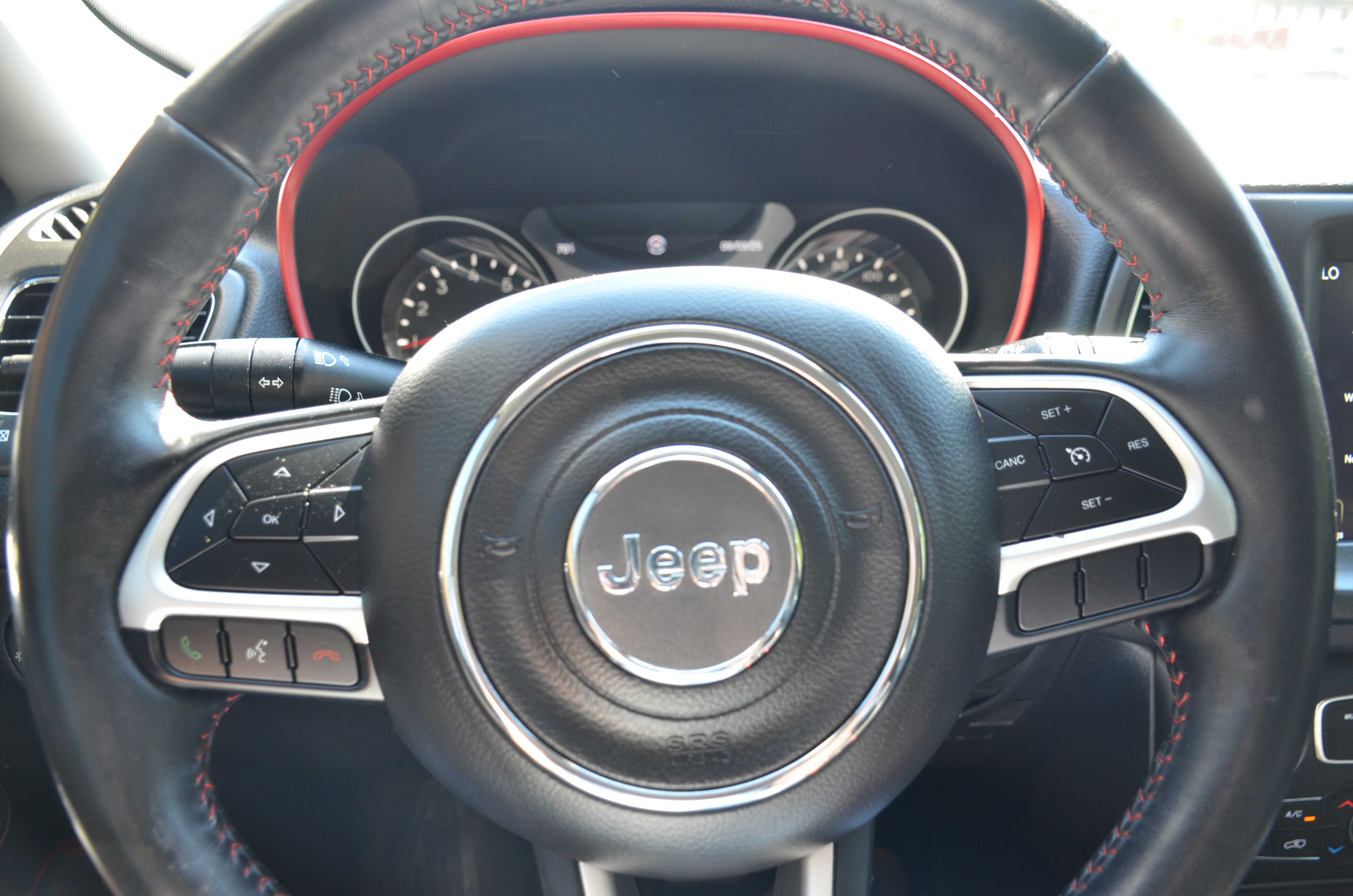 Used 2018 Jeep Compass Trailhawk w/ Navigation Group image 9