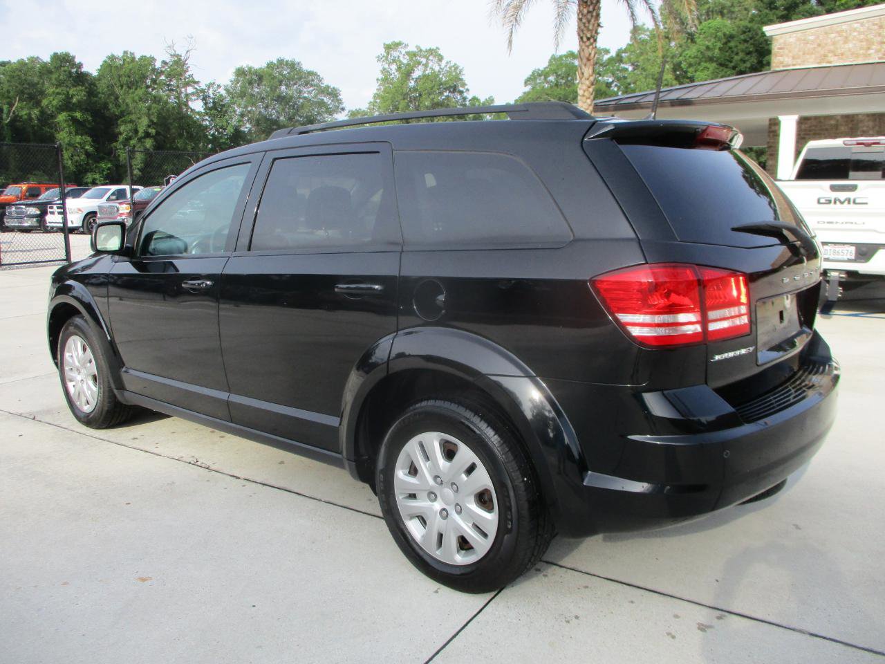 Used 2020 Dodge Journey SE FWD image 4