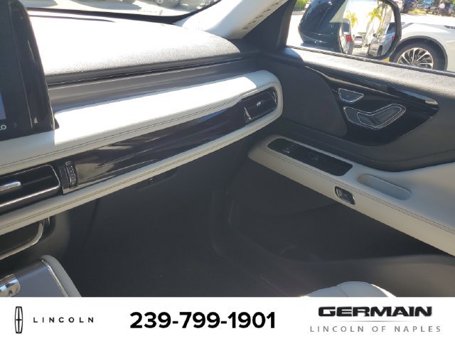 New 2026 Lincoln Aviator AWD w/ Jet Appearance Package image 33