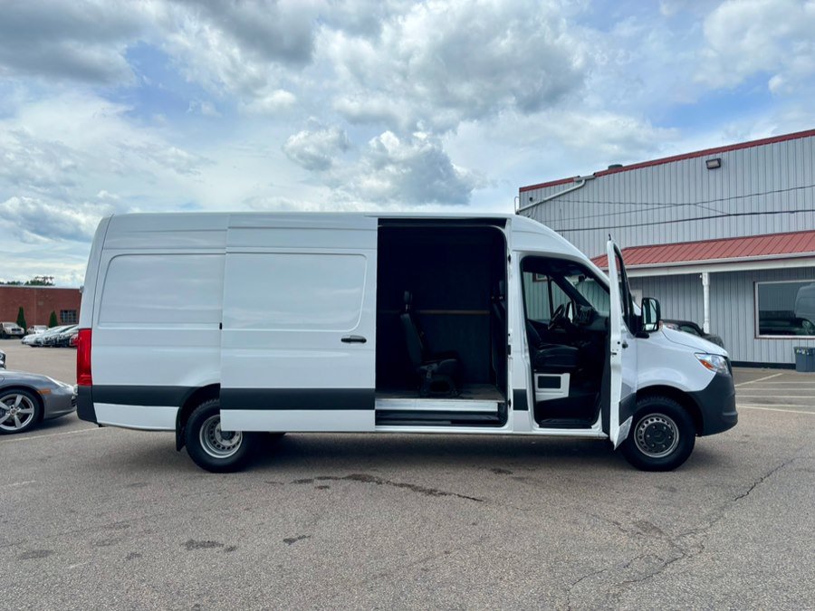 Used 2023 Mercedes-Benz Sprinter 3500 image 5