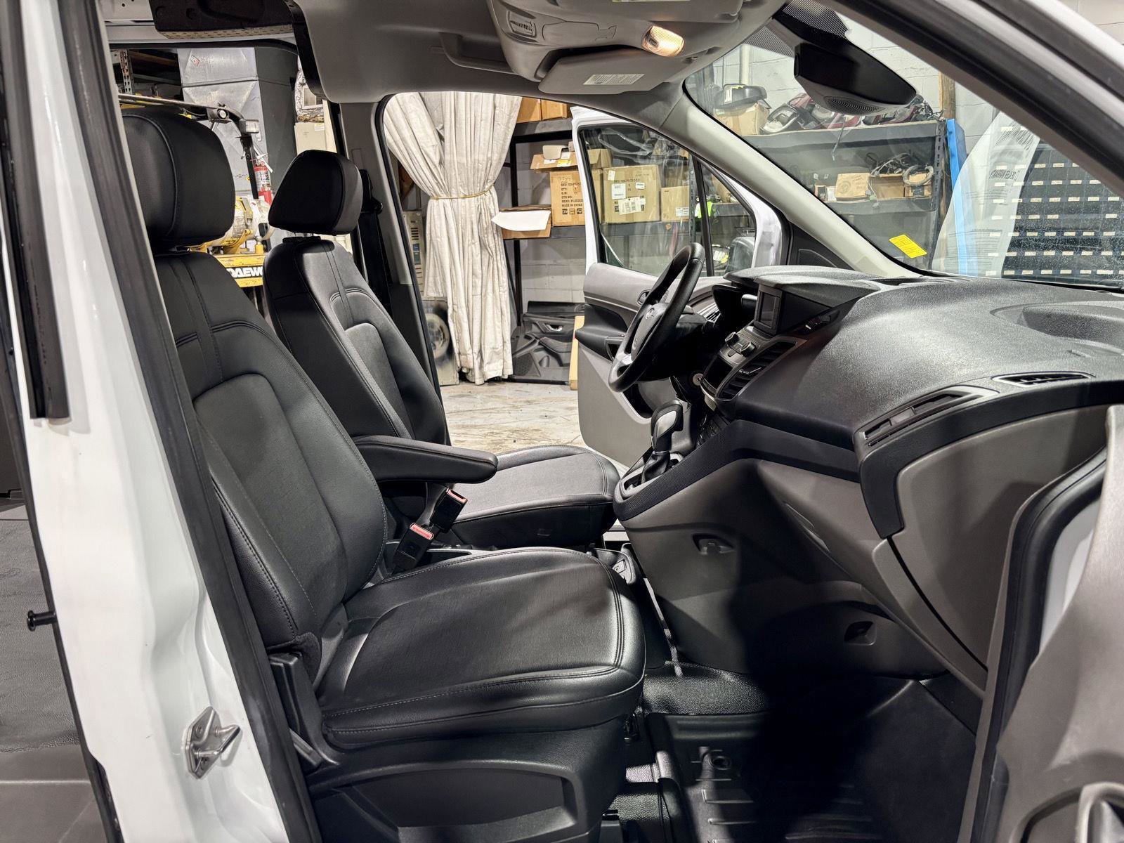 Used 2020 Ford Transit Connect XL image 7