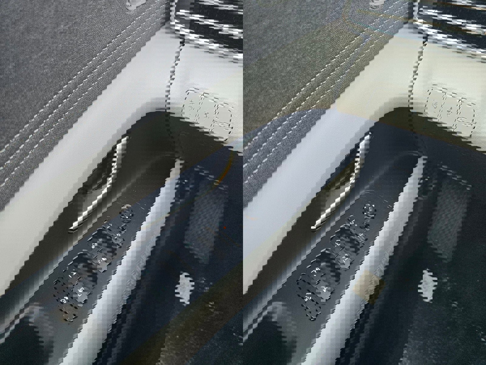 New 2025 Hyundai Elantra Limited image 22