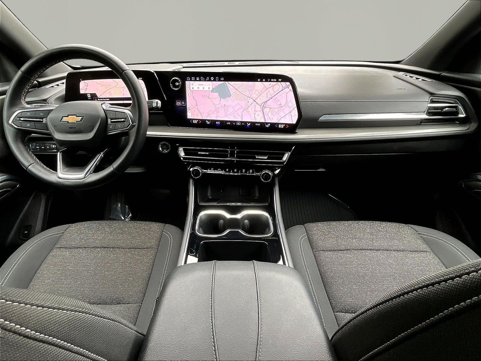 Used 2025 Chevrolet Traverse LT w/ Sun and Wheel Package AWD/4WD image 7