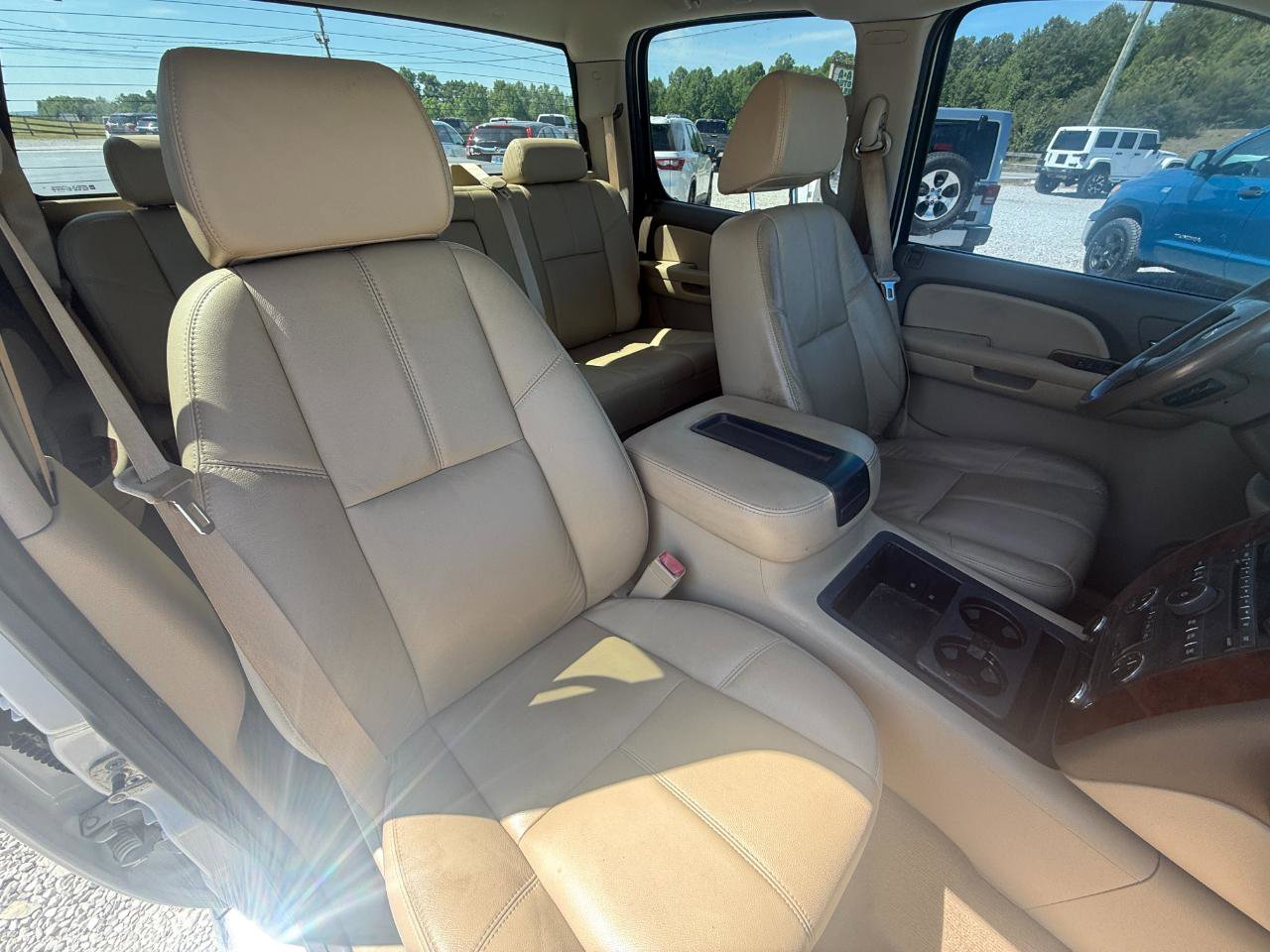 Used 2009 Chevrolet Silverado 1500 LTZ AWD/4WD image 6