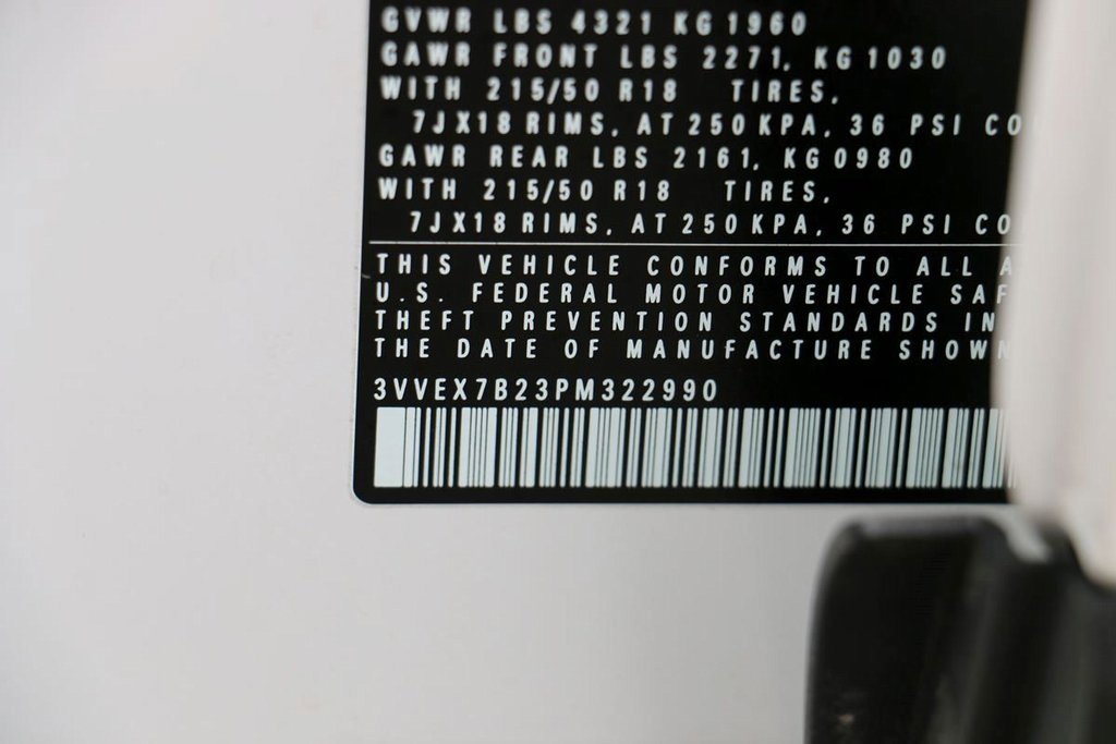 Used 2023 Volkswagen Taos SE w/ Panoramic Sunroof Package image 34