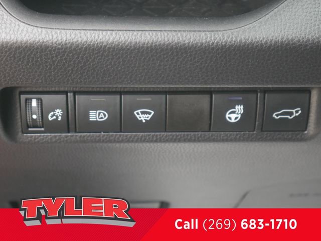 Used 2021 Toyota RAV4 XLE w/ Convenience Package AWD/4WD image 24