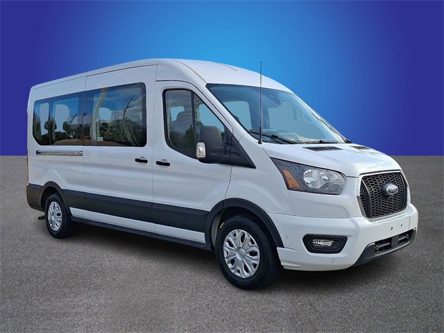 Used 2023 Ford Transit 350 XLT image 3