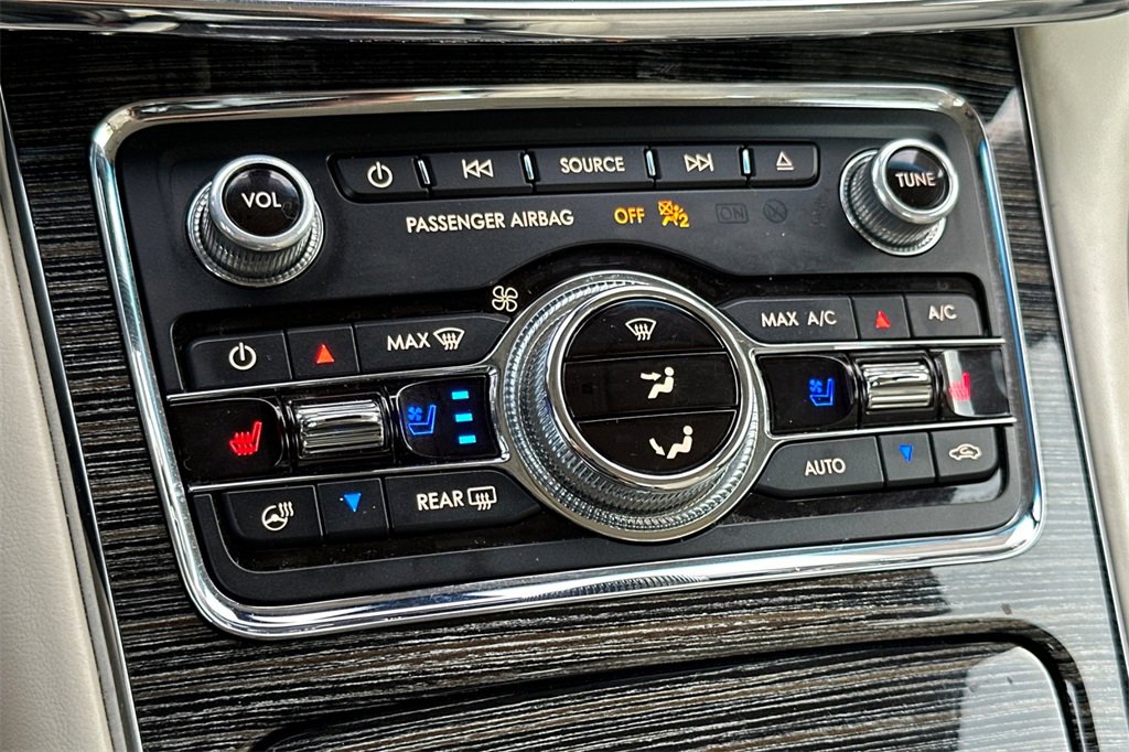 Used 2018 Lincoln Continental Black Label w/ Rear-seat Package image 23