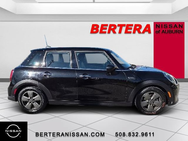Used 2022 MINI Cooper 4-Door Hardtop w/ Premium Package FWD image 2