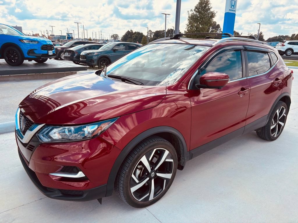 Used 2021 Nissan Rogue Sport SL FWD image 1