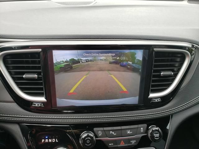 New 2027 Chrysler Pacifica Select FWD image 23