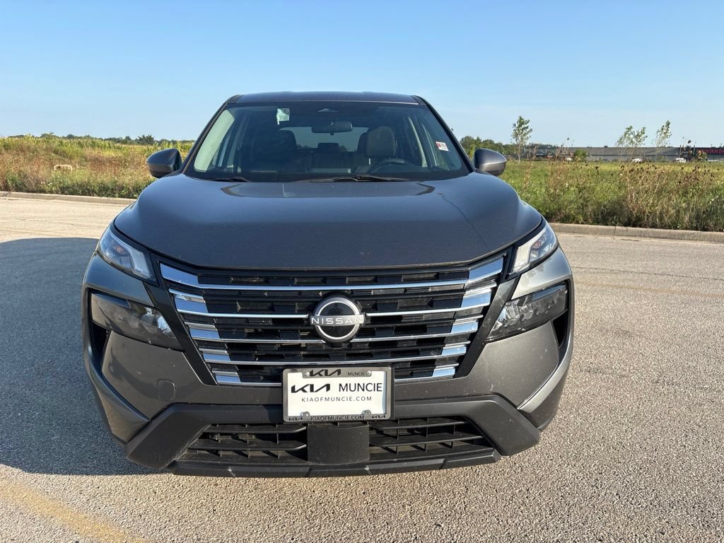 Used 2024 Nissan Rogue SV AWD/4WD image 4