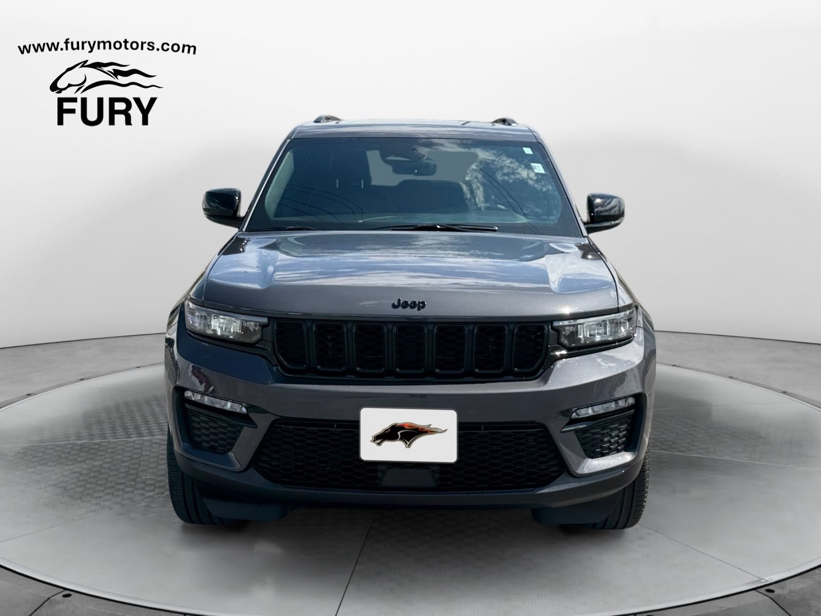 Used 2025 Jeep Grand Cherokee Limited w/ Black Appearance Package AWD/4WD image 9