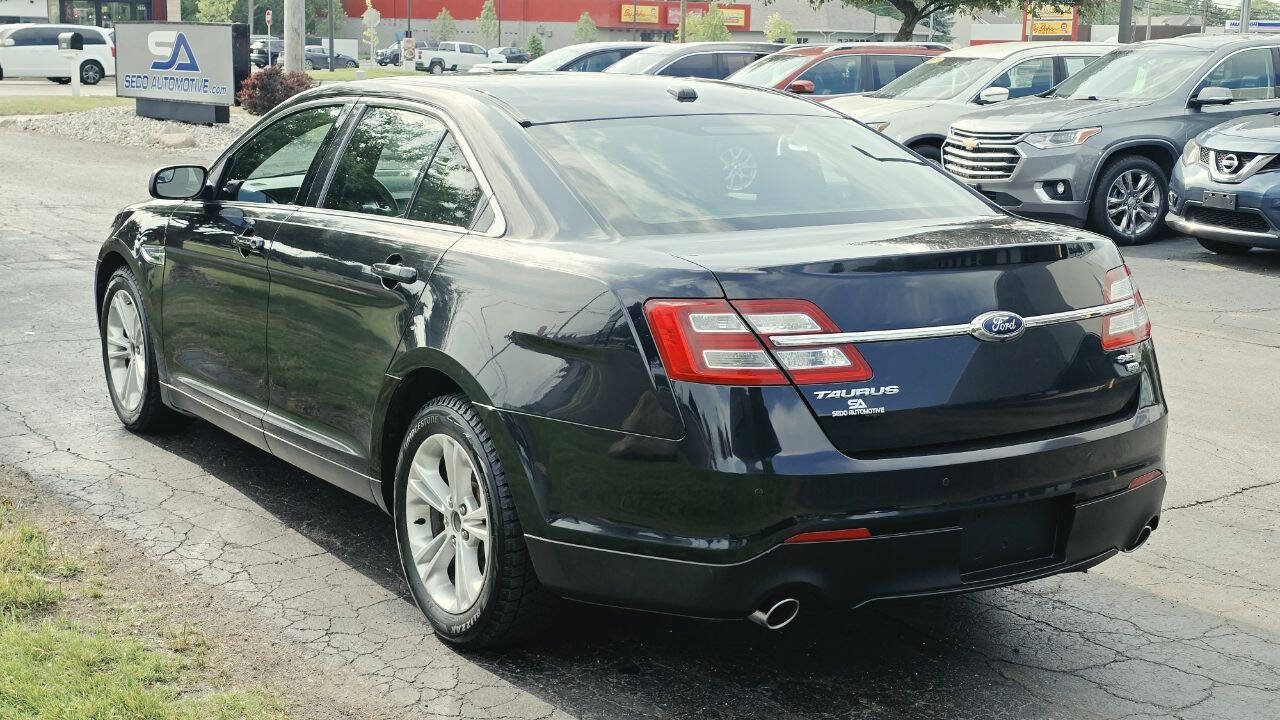 Used 2019 Ford Taurus SEL AWD/4WD image 4