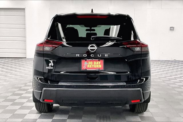 New 2025 Nissan Rogue SV image 4
