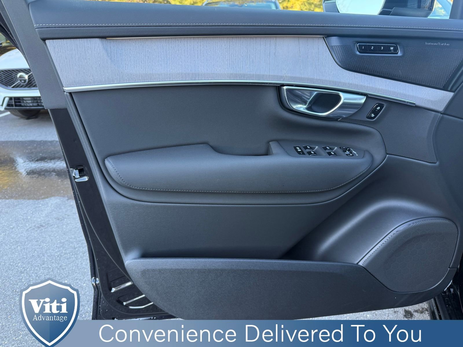 New 2026 Volvo XC90 T8 Ultra w/ Protection Package Premier image 11