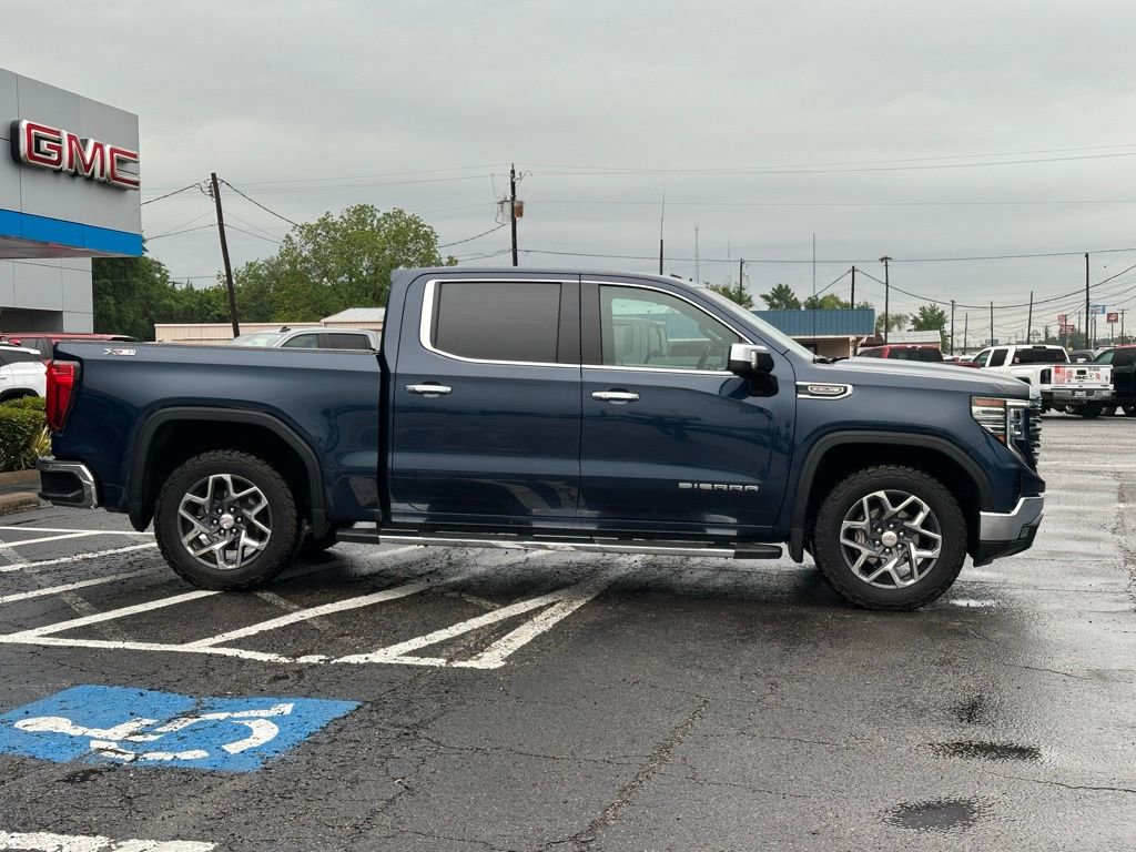 Used 2023 GMC Sierra 1500 SLT w/ SLT Premium Package AWD/4WD image 4